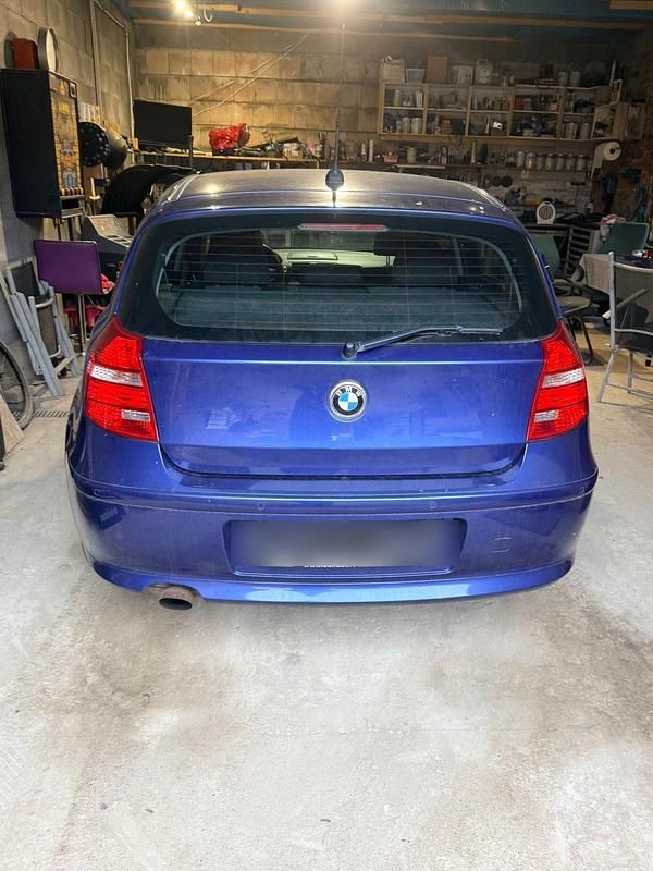 Gebraucht BMW 116 122 PS (89 kW) 2011 Blau Kleinwagen