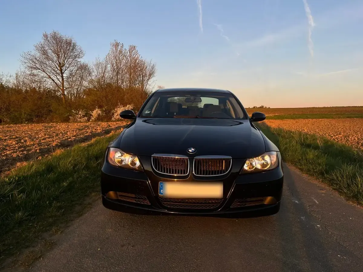Gebraucht BMW 320 150 PS (110 kW) 2006 Schwarz Limousine