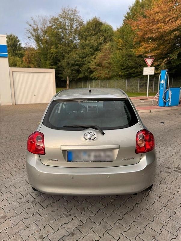 Gebraucht Toyota Auris Luna 124 PS (91 kW) 2009 Grau Limousine