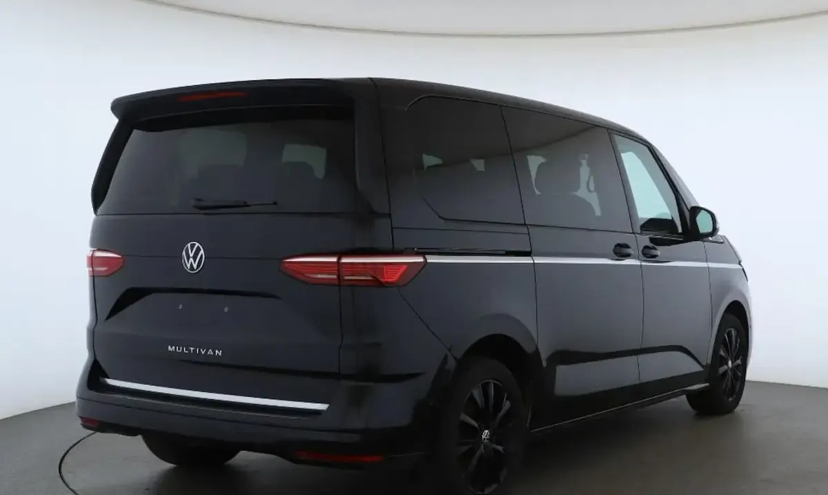 Używany VW Multivan Style 150 KM (110 kW) 2025 Minivan