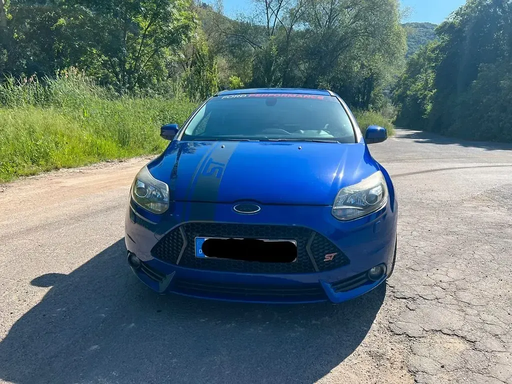 Gebraucht Ford Focus Sport 250 PS (183 kW) 2014 Blau Limousine