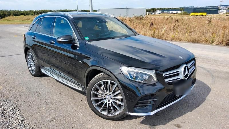 Schwarz Gebraucht 2016 Mercedes GLC220 AMG SUV | 24.000 € (Guter Preis) - Bild 1/4