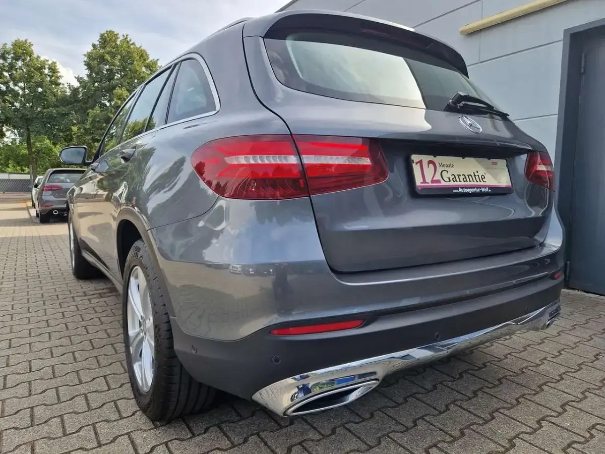 Gebraucht Mercedes GLC250 204 PS (150 kW) 2015 Grau SUV