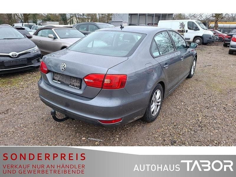 Gebraucht VW Jetta 105 PS (77 kW) 2012 Platinum grey Limousine