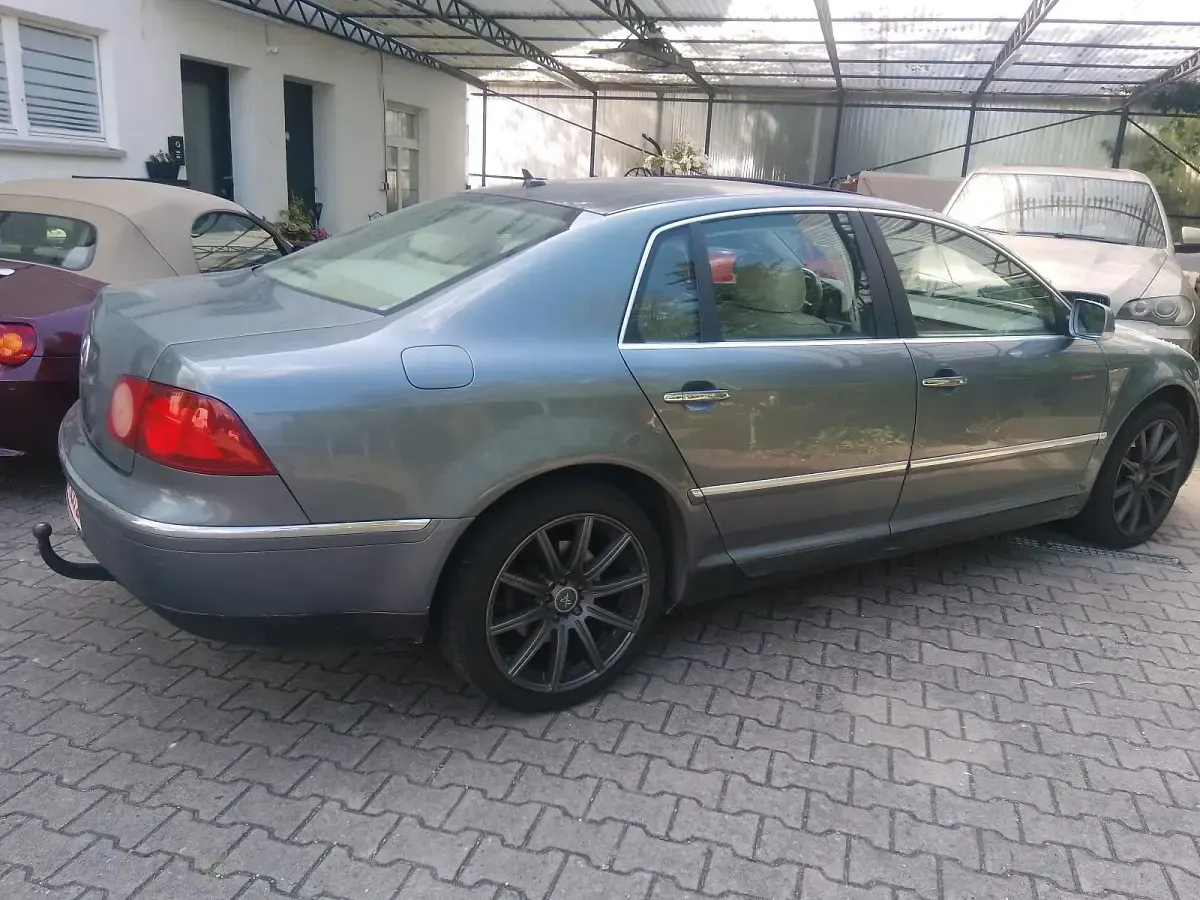 Gebraucht VW Phaeton 240 PS (176 kW) 2009 Grau Limousine