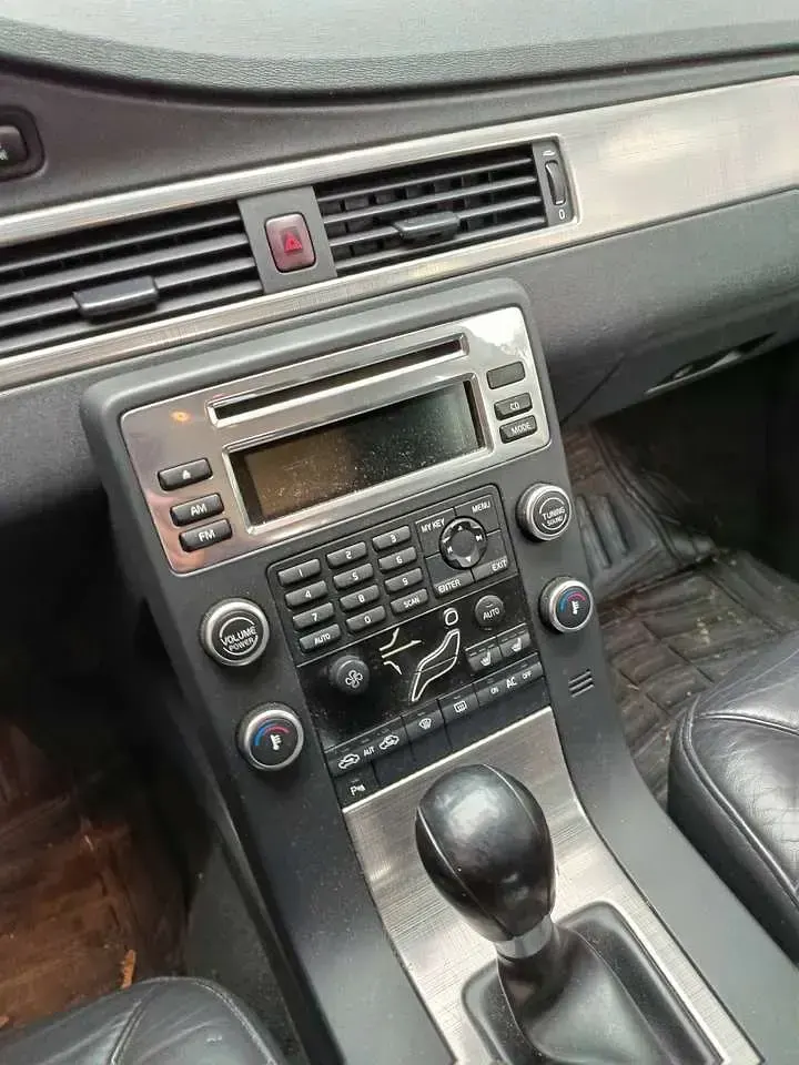 Gebraucht Volvo V70 Momentum 145 PS (106 kW) 2008 Grau Kombi