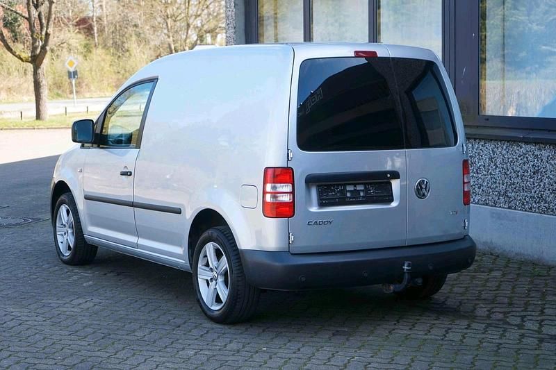 Usata VW Caddy 102 CV (75 kW) 2012 Argento Monovolume