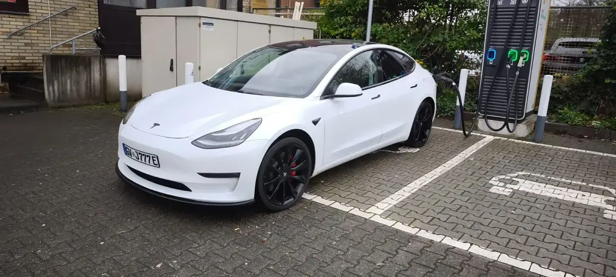 Second-hand Tesla Model 3 Performance 367 kW (500 CP) 2019 Alb Berlinǎ