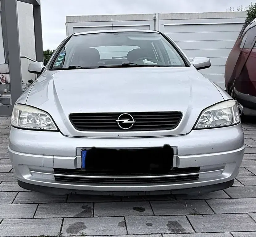 Gebraucht Opel Astra 101 PS (74 kW) 2003 Silber Limousine