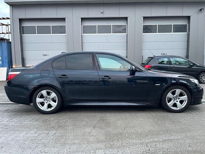 Gebraucht BMW 523 M Sport 190 PS (139 kW) 2008 Schwarz Limousine