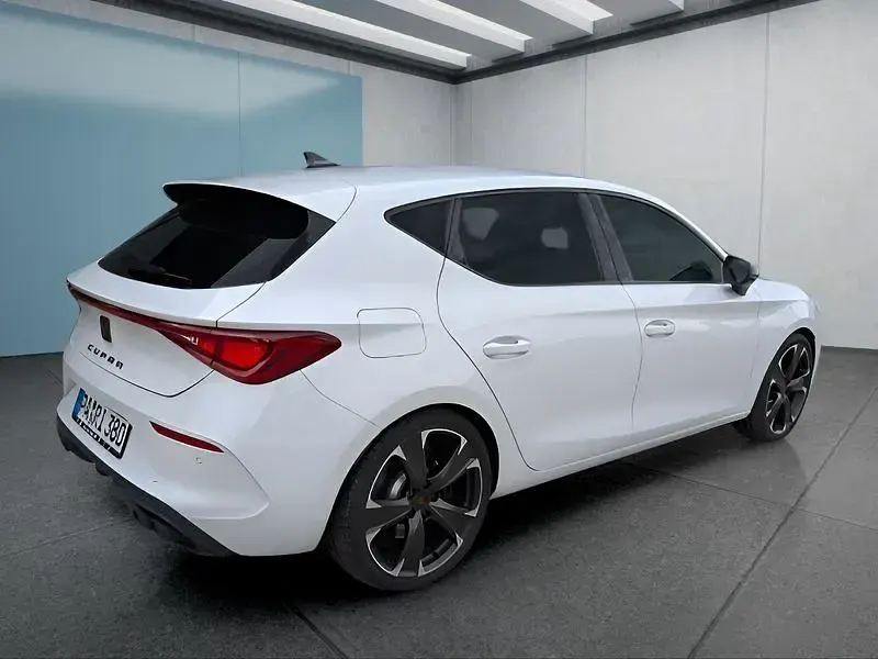 Gebraucht Cupra Leon VZ 300 PS (220 kW) 2025 Weiß Kleinwagen