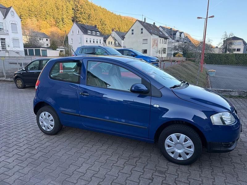 Gebraucht VW Fox Basis 54 PS (39 kW) 2007 Blau Kleinwagen