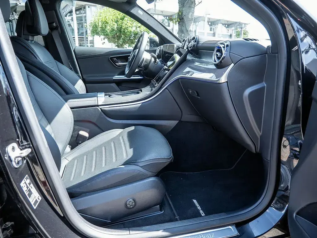 Gebraucht Mercedes GLC220 AMG line 197 PS (144 kW) 2026 Schwarz / obsidianschwarz SUV