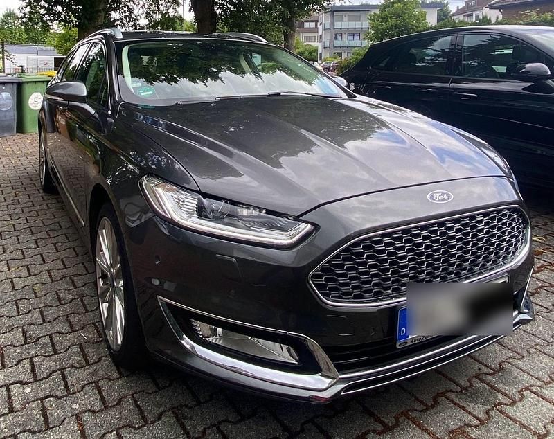Grau Gebraucht 2018 Ford Mondeo Vignale Kombi | 18.400 € (Etwas zu teuer) - Bild 1/4