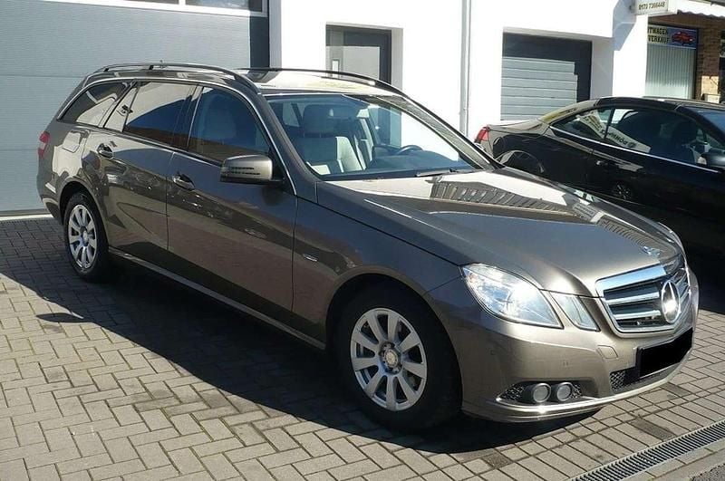 Gebraucht Mercedes E220 170 PS (125 kW) 2010 Braun Kombi