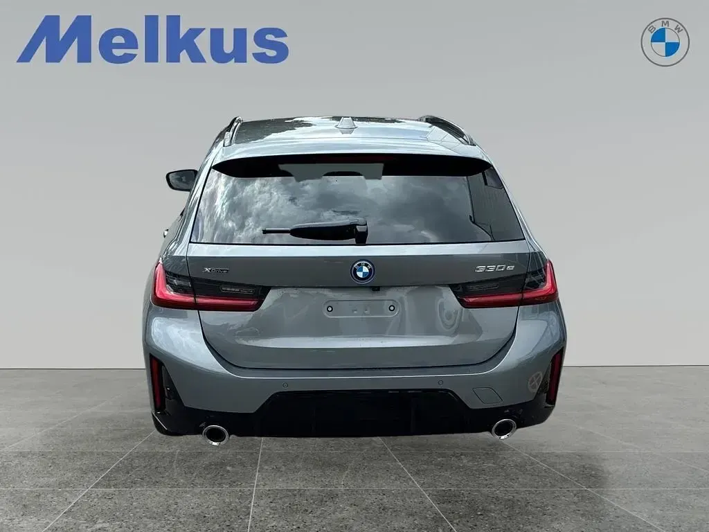 Neu BMW 330e Comfort Edition 292 PS (214 kW) 2026 Silber Limousine