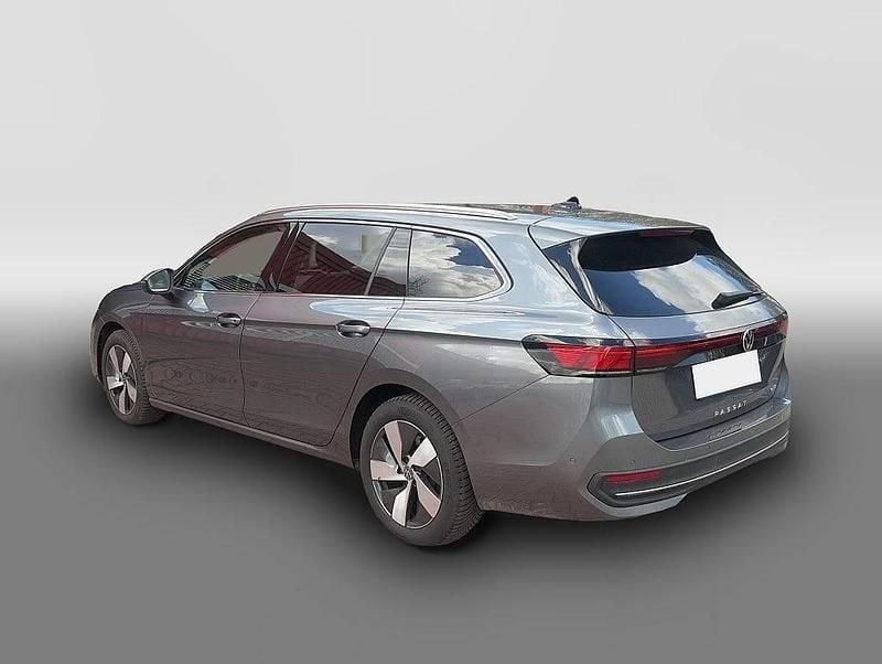 Usata VW Passat 150 CV (110 kW) 2025 Grigio Station wagon