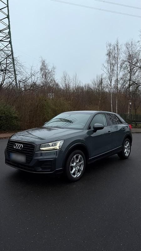 Gebraucht Audi Q2 Design 150 PS (110 kW) 2018 Grau SUV
