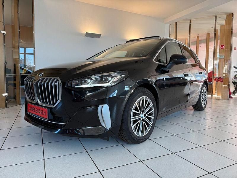 Schwarz Gebraucht 2024 BMW 218 Active Tourer Luxury Line Van / Kleinbus | 27.500 € (Fairer Preis) - Bild 1/4