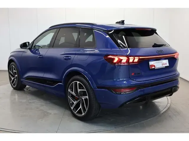 Second-hand Audi SQ6 e-tron Ambiente 359 kW (489 CP) 2024 Albastru SUV