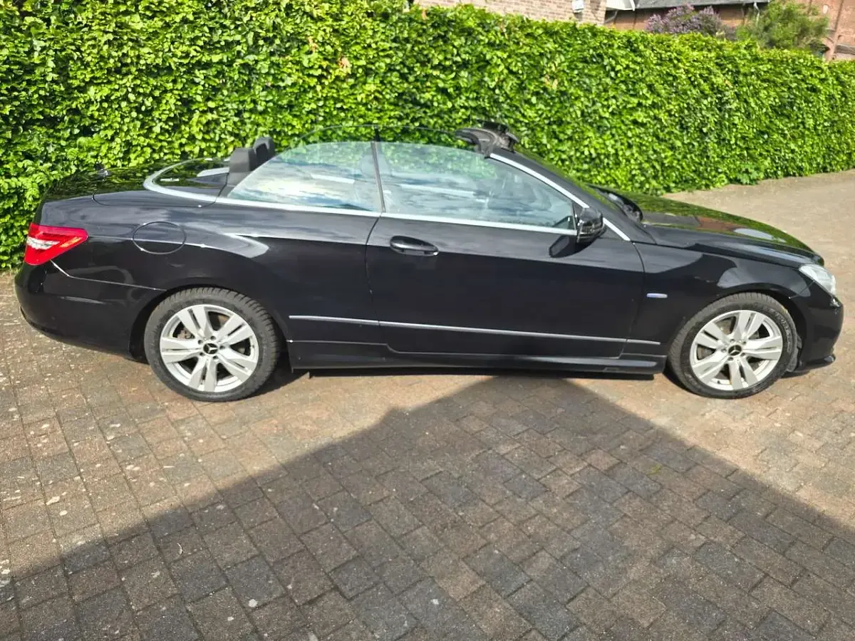 Gebraucht Mercedes E350 Avantgarde 265 PS (194 kW) 2011 Schwarz Cabrio