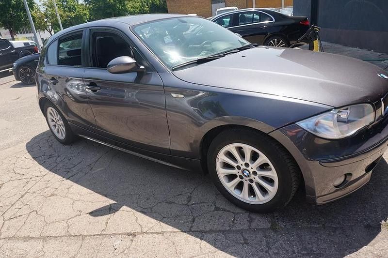 Grau Gebraucht 2005 BMW 116 Kleinwagen | 2.999 € (Fairer Preis) - Bild 1/4