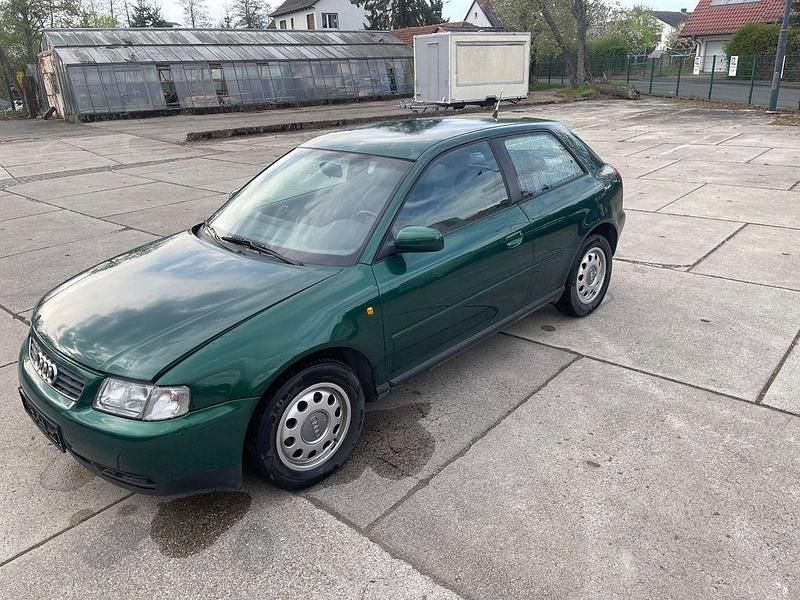 Grün Gebraucht 2001 Audi A3 Ambiente Limousine | 1.890 € (Fairer Preis) - Bild 1/4