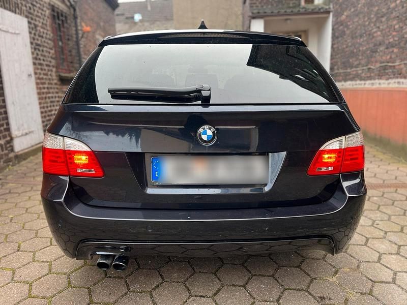 Gebraucht BMW 530 M Sport 272 PS (200 kW) 2007 Blau Kombi