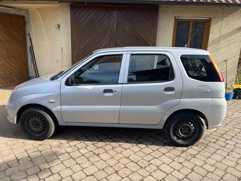 Gebraucht Subaru Justy 94 PS (69 kW) 2003 Silber Kleinwagen