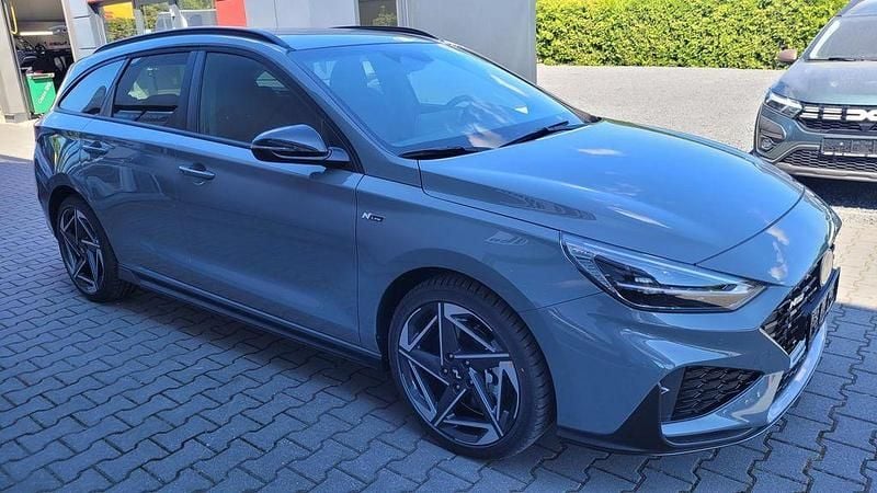 Neu Hyundai i30 N Line 140 PS (102 kW) 2025 Grau Kombi