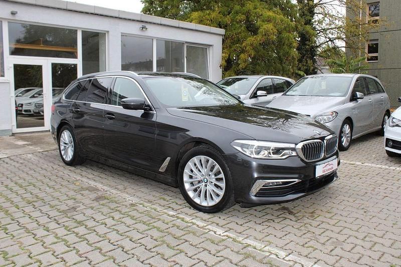 Grau Gebraucht 2019 BMW 540 Luxury Line Limousine | 25.999 € (Superpreis) - Bild 1/4