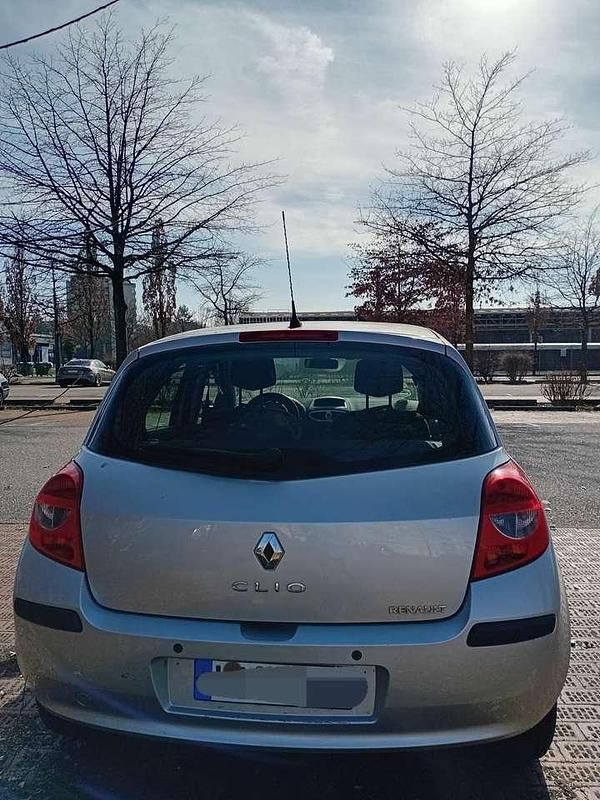 Gebraucht Renault Clio II Privilege 111 PS (81 kW) 2005 Limousine