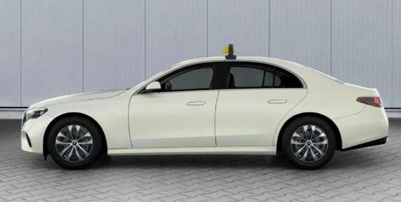 Gebraucht Mercedes E200 163 PS (119 kW) 2026 Hellelfenbein Limousine