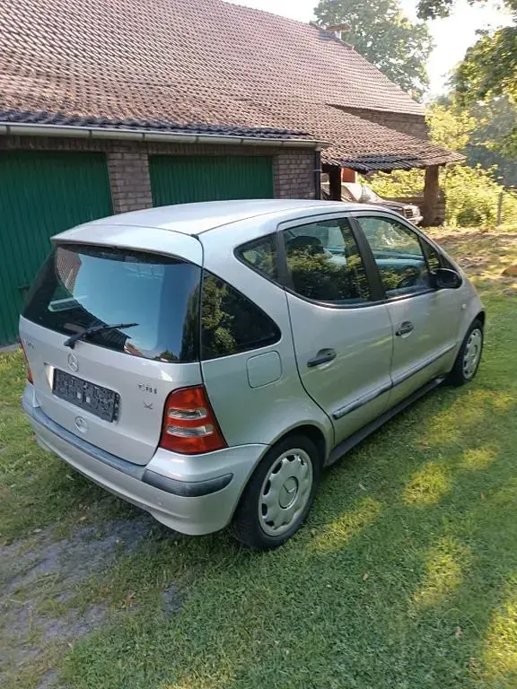 Gebraucht Mercedes A170 Classic 95 PS (69 kW) 2001 Silber Van / Kleinbus