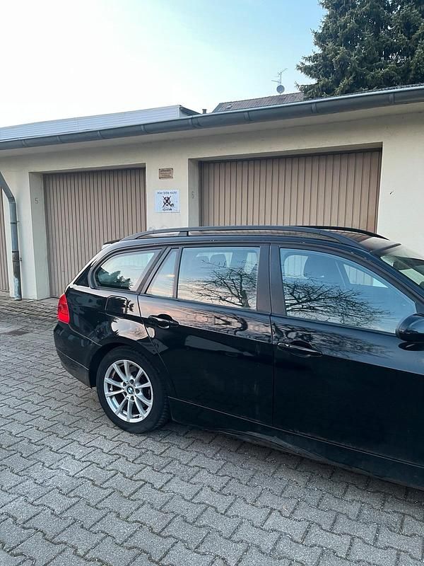 Gebraucht BMW 320 150 PS (110 kW) 2006 Schwarz Kombi