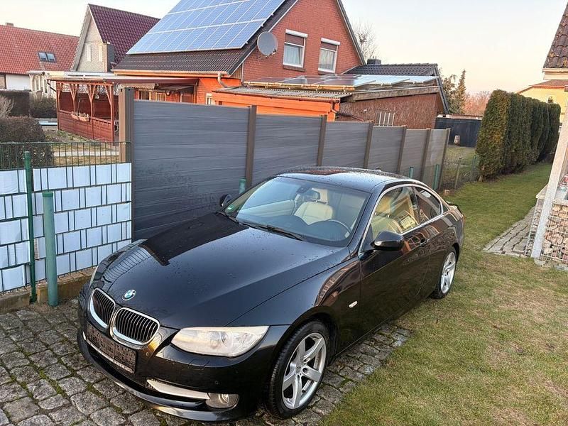 Gebraucht BMW 325 Performance 204 PS (150 kW) 2010 Schwarz Coupé