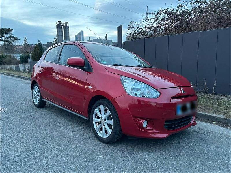 Gebraucht Mitsubishi Space Star 80 PS (58 kW) 2014 Rot Van / Kleinbus