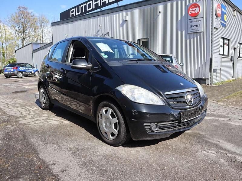 Gebraucht Mercedes A180 116 PS (85 kW) 2010 Kosmosschwarz  metalliclack Kleinwagen
