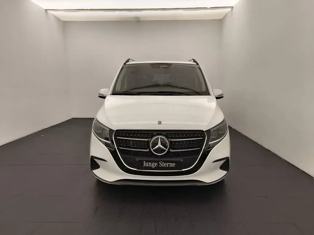 Gebraucht Mercedes V220 Style 163 PS (119 kW) 2024 Bergkristallweiß metallic Van / Kleinbus