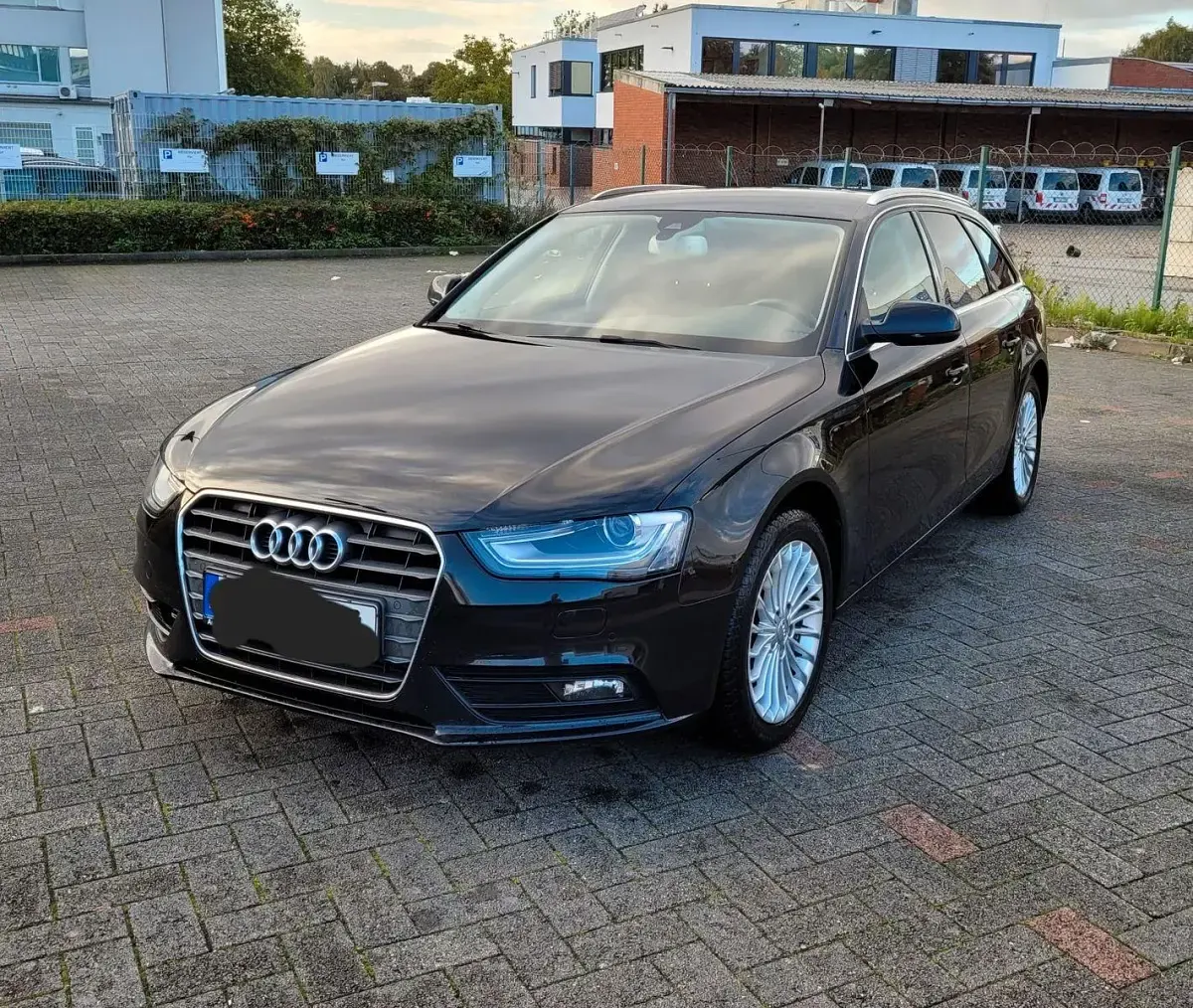 Gebraucht Audi A4 Ambiente 150 PS (110 kW) 2015 Schwarz Kombi