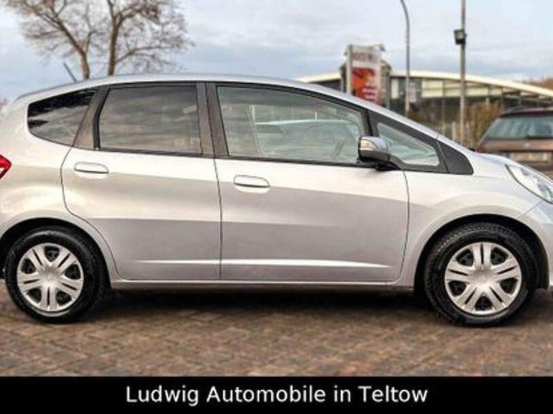Gebraucht Honda Jazz 120 PS (88 kW) 2011 Silber Kleinwagen