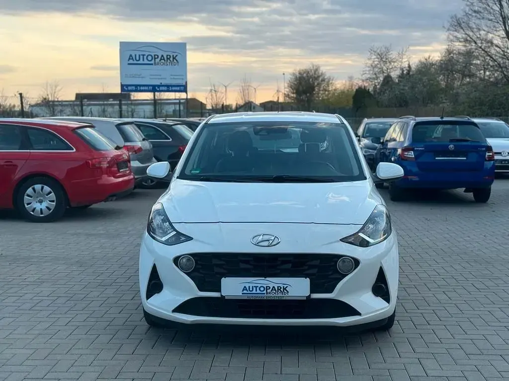Gebraucht Hyundai i10 Select 67 PS (49 kW) 2021 Weiß Kleinwagen