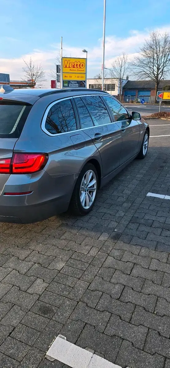 Gebraucht BMW 520 184 PS (135 kW) 2011 Grau Kombi