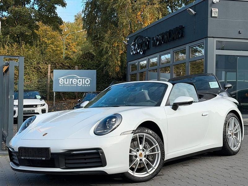 Weiß Gebraucht 2023 Porsche 911 Carrera Cabriolet Cabrio | 120.890 € (Fairer Preis) - Bild 1/4