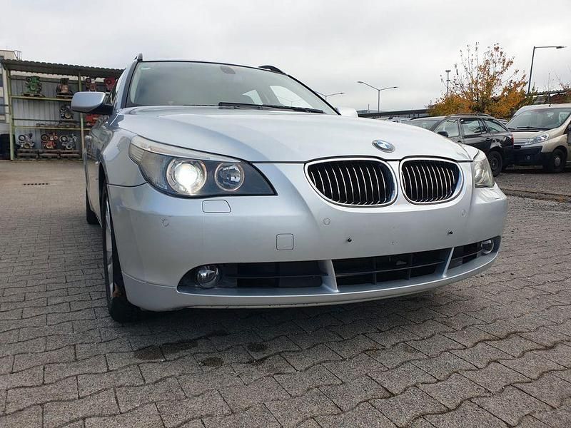 Gebraucht BMW 525 218 PS (160 kW) 2006 Silber Kombi
