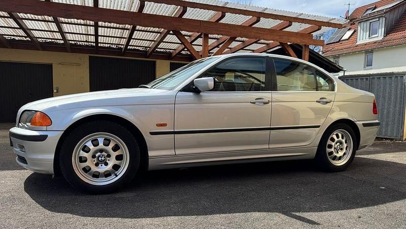 Gebraucht BMW 325 192 PS (141 kW) 2001 Silber Limousine