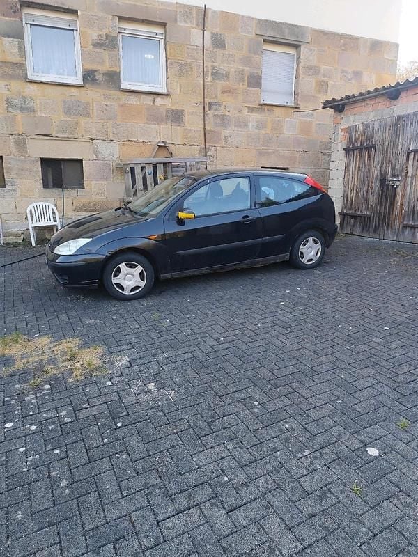 Gebraucht Ford Focus 75 PS (55 kW) 2003 Schwarz Kleinwagen