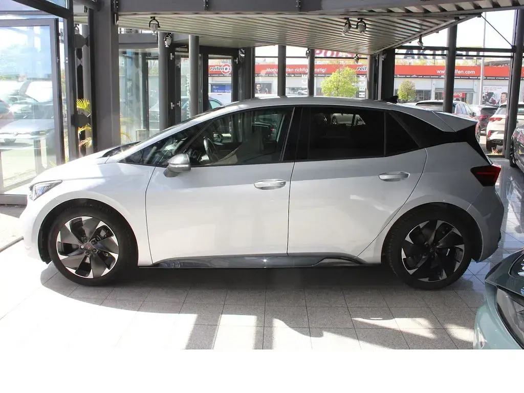 Gebraucht Cupra Born e-Boost 169 kW (231 PS) 2023 Geysirsilber Kleinwagen