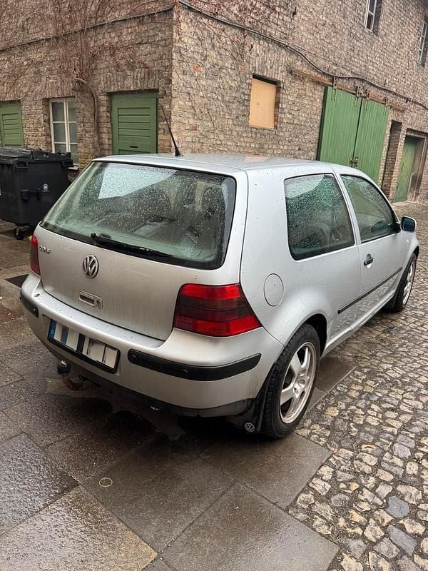 Gebraucht VW Golf 75 PS (55 kW) 2000 Silber Coupé