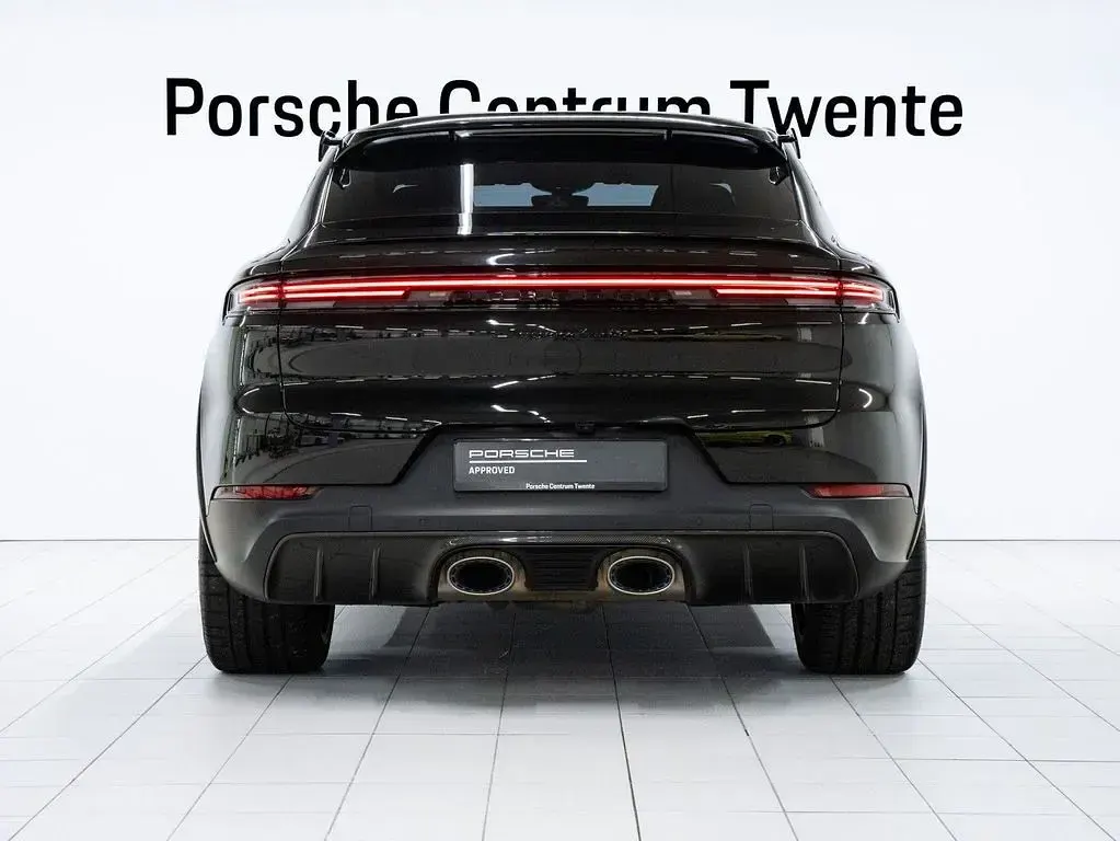 Gebraucht Porsche Cayenne Turbo E-Hybrid 740 PS (544 kW) 2024 Schwarz SUV
